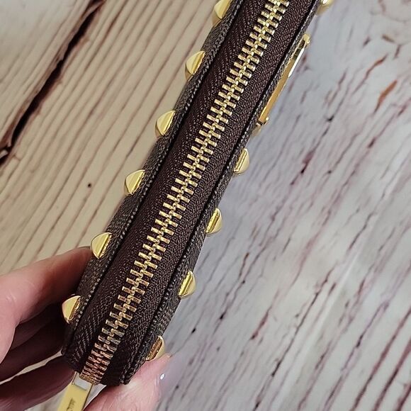 Michael Kors Signature Studded Wallet NWOT - Picture 5 of 8